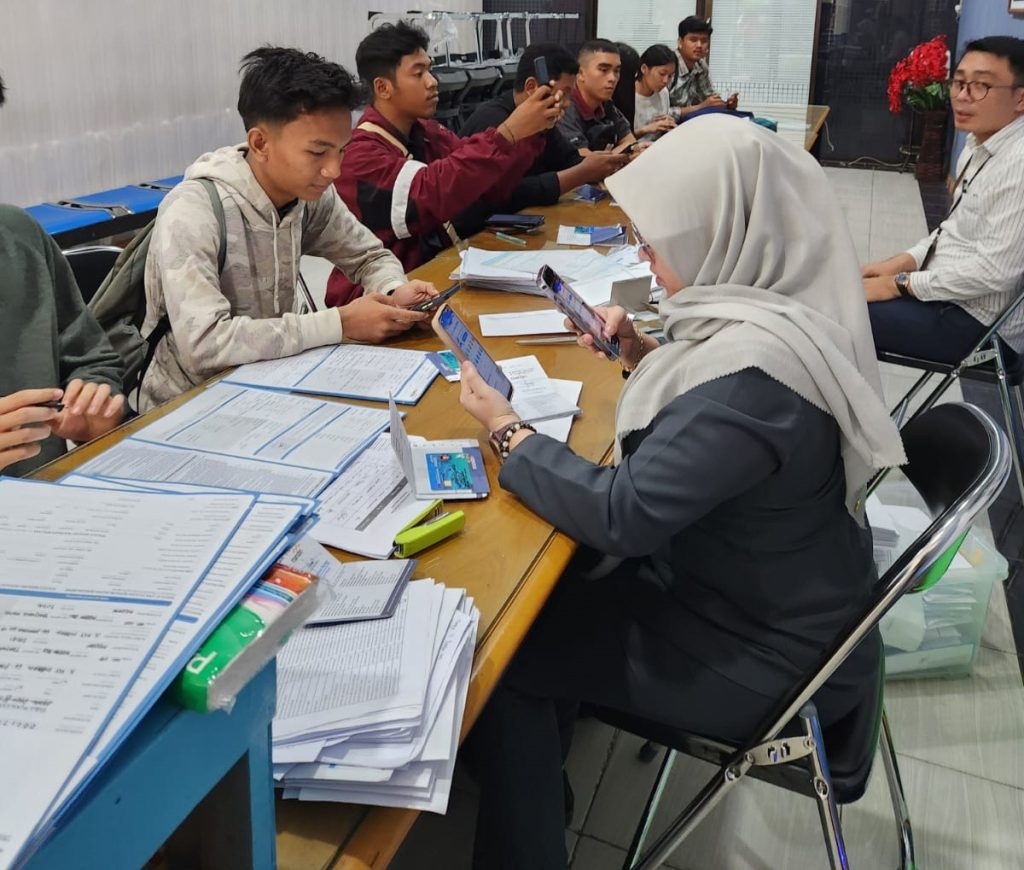 Pendistribusian KTM Debit Mandiri